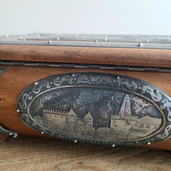 Vintage large Varsovia wooden jewelry box w pewter metal details by Zaczewski. - Picture 8 of 13